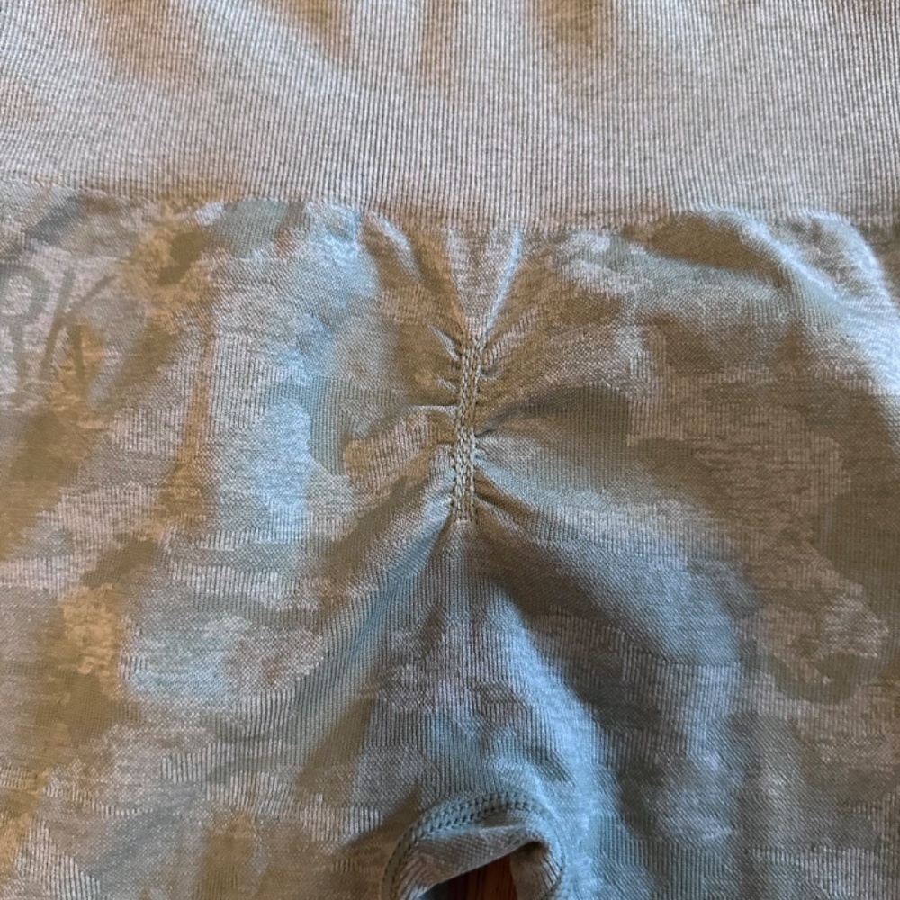 GYMSHARK CAMO SEAMLESS LEGGINGS SAGE GREEN/GREY WOMENS SZ XS/S - Picture 5 of 8
